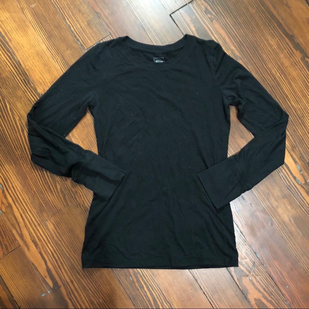 Black long sleeved mossimo black shirt.